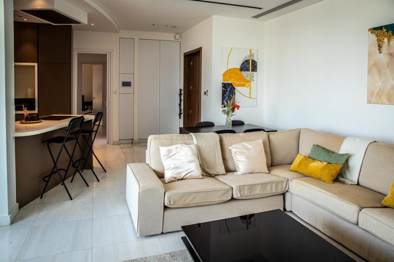 Апартаменти Phaedrus Living: 360 Tower Luxury Flat Нікосія Екстер'єр фото